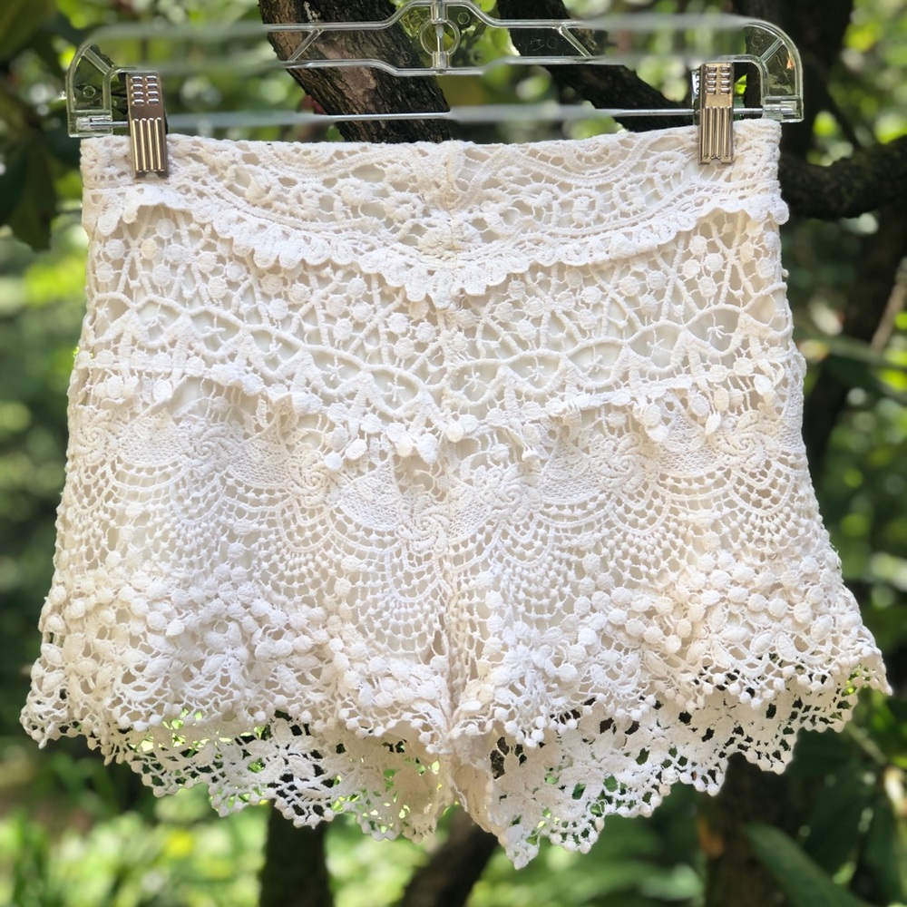 Kimchi Blue Urban Outfitters Lace Shorts